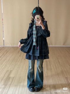 Layered Outfits Grunge, Maximalist Outfits, Art Outfit, Funky Outfits, Grunge Goth, Modest Outfits