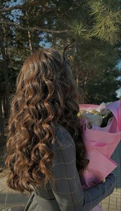 Hair Myth, Grow Long Hair, Wavy Curly Hair, Foto Poses, Long Wavy Hair, Easy Hairstyles For Long Hair, Hair Photo, Dream Hair, Long Curly Hair