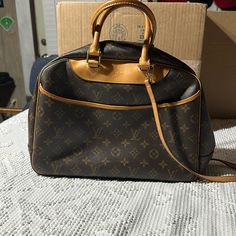 Absolutely Gorgeous Lv Monogram Vanity With Rings. Comes With Crossbody Strap. Inside Is Clean. No Callouts To Speak Of. Has Been Authenticated By Poshmark. Louis Vuitton Vanity, Vanity Bag, Lv Monogram, Louis Vuitton Bags, To Speak, Crossbody Strap, Authentic Louis Vuitton, Louis Vuitton Bag, Cosmetic Bag