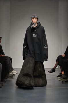 Avavav Fall 2023 Ready-to-Wear Collection Throwing Fits, Dramatic Look, Mens Fall