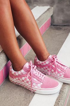 Tenis Vans, Vans Outfit, Custom Vans, Aesthetic Shoes, Pink Sneakers, Vans Sneakers, Shoes Uk, Girls Sneakers