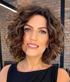 Pelo Bob Ondulado, Haircut Tip, Thick Wavy Hair, Thick Curly Hair, Haircuts For Curly Hair, Haircut For Thick Hair, Curly Hair Cuts