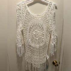 Cupshe White Crochet Cover Up. Never Worn. Has Open Shoulder Caps As Pictured. Size Xl Bohemian Yarn Crochet Top, White Crochet Top For The Beach, White Crochet Yarn Top For The Beach, Beach Crochet Yarn Top, One Size Crochet Lace Top For Beach, Cream Crochet Knit Top For The Beach, Cream Knit Crochet Top For Beach, Cream Crochet Knit Top For Beach, Vacation Crochet Lace Top One Size