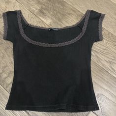 Black off the shoulder brandy top Goth Fairy, Y2k Top, Thrift Fashion, 2000s Fashion, Fashion Vintage, Aesthetic Outfits, Y2k Fashion, Look Cool