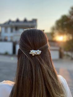 Pearl Bridal Hair Comb, Large Pearls Wedding Comb, Minimalist Pearl Bridal Hair Accessories,Silver Wedding Hair Comb This chic and simple pearl comb perfect for wedding , daily life , parties , birthdays.. This comb would make a beautifully elegant finishing touch to a variety of hairstyles. .All of my handmade products are ready to be shipped. .Shipped 1-2 business day. .EXPRESS SHİPPİNG .IMPORTANT: Please note that these are guidelines only - no delivery time is absolutely guaranteed - on occasions items sent by airmail can take longer than the guideline times due to customs delays that are beyond my control. Please don't hesitate to ask me questions! :) Pearl Hairpiece, Pearl Bridal Hair Comb, Silver Wedding Hair, Hair Accessories Silver, Pearl Comb, Pearl Bridal Hair, Bridal Hair Combs Pearl, Wedding Comb, Bridal Clip