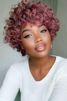 Magenta Pink Hair Color Idea. Magenta And Brown Hair, Short Pink Curly Hair, Voluminous Curly Hair, Curly Hair Color, Vivid Magenta