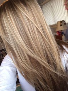 Long Straight Hair With Layers, Straight Hair With Layers, Straight Layered Hair, Hair Color Remover, Bronde Hair, Hair With Layers, Long Face Hairstyles, Blonde Hair Shades