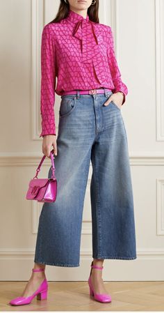 Valentino Jeans, Wide Leg Jeans Outfit, Valentino Clothing, Cropped Wide Leg Jeans, Jean Large, Casual Work Outfits, Fashion Mistakes, Jeans Outfit