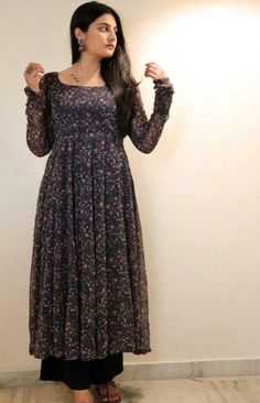 Designer Kurti Patterns, Simple Kurti Designs, Frock For Women, Long Kurti Designs, Long Dress Design, Trendy Dress Outfits