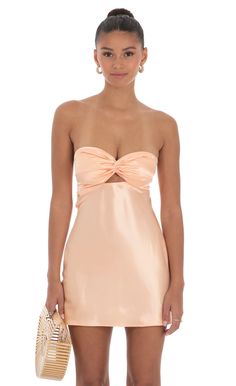 Satin Strapless Twist Cutout Dress in Peach | LUCY IN THE SKY Orange Hoco Dress, Gold Hoco Dress, Coral Homecoming Dresses, Semi Dresses, Cute Formal Dresses, Cute Homecoming Dresses, Bangle Gold, Casual Day Dresses, Sorority Outfits