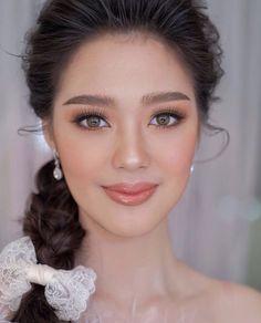 Evening Simple Makeup, Evening Natural Makeup, Soft Bridal Makeup Romantic Brown Eyes, Glowing Bride Makeup, Wedding Makeup For Asian Brides, Thai Makeup Looks, Thailand Makeup