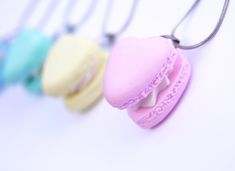 ❤ Handmade macaron necklace ❤ - A perfect charm for macaron-lovers! - Realistic and tasty looking.  The necklaces are handmade with love. Therefore, each piece of jewelry is unique and there may be slight differences between the actual product and the image. - 45 cm long. - The metal parts are in silver-colored stainless steel (nickel free). Macaron Keychain, Polymer Clay Cake Jewelry, Macaroni Necklace, Macaron Necklace, Heart-shaped Valentine's Day Necklace With Hallmark, Miniature Bakery, Necklace Handmade, Macarons, Handmade Necklaces