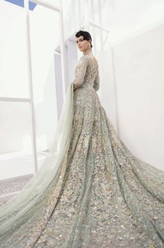 Long Tail Gown, Tail Gown, Pakistani Bridal Lehenga, Dabka Work, Bridal Lehenga Designs, Gown With Dupatta, Floral Frocks, Zardozi Work, Lehenga Wedding