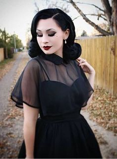 Goth Pinup, Goth Fits, Elegant Goth, Tokyo Street Fashion, Hipster Grunge, Ootd Photography, Designer Tshirt, Lifestyle Women