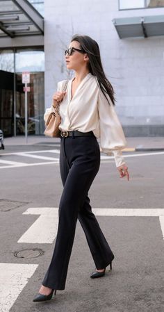 Meeting Looks For Women, White Blouse Formal Outfit, Office Slacks Women, How To Style Black Slacks Women, Classy Outfits Black Pants, Black And White Formals For Women, Black And White Corporate Attire, Blouse And Slacks Women, Slacks For Women Formal