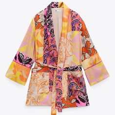 New Zara Pink Yellow Paisley Patterned Print Shirt Kimono Robe Top Xs Co Ord Set Size Xs But Could Also Fit S As It Is An Oversized Robe. I’m Also Selling The Matching Shorts In Size S In A Different Listing. Sold Out In Stores! Don’t Forget To Check Out My Other Items! Printed Kimono Jacket, Womens Fall Coats, Loose Kimono, Look Zara, Blouses Vintage, Kimono Blouse, Kimono Vintage, Kimono Coat, Shirt Female