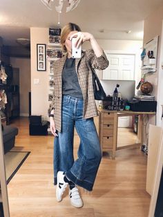 Wide Leg Outfit, Style Wide Leg Jeans, Wide Leg Jeans Outfit, Checkered Blazer, Legs Outfit, Looks Jeans, Jeans Outfit Winter, Blazer Outfit, Cooler Look