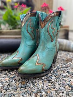 Check out these gorgeous turquoise head turning shortie boots by Corral! Add the perfect amount of flair to your outfit with these beauties. Genuine Leather Flower Concho Gold Overlay and Stitching Pointed Toe 7.5” Shaft Height 2 1/8” Cowboy Heel Goodyearwelt Leather Sole Handcrafted Western Store, Leather Flower, Cutout Design, Cowgirl Western, Gold Overlay, Stylish Boots, Leather Flowers, Fashion Lover, Western Fashion