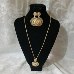 Gorgeous 14k Gold Plated Necklace Set With A Diamond Cut Rope Chain Gold Plated Necklace, Rope Chain, Diamond Cut, Necklace Set, Womens Jewelry Necklace, Diamond Cuts, Gold Plate, Jewelry Necklaces, Necklaces