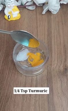 Do This to Help Your Eye Area With Dark Circles + Puffiness + Wrinkle Diy Eye Mask, Face Remedies, Homemade Eye Cream, Diy Eye Cream, Turmeric Soap, Brightening Eye Cream, Under Eye Mask, Under Eye Puffiness, Simple Eye