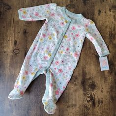 New With Tags Baby Girl Floral Pjs 3 Months Carter's Adorable Snap Closure Floral Bodysuit Jammies New To Poshmark? Sign Up And Use Invite Code: Poshwithkk To Receive $10 Off Your 1st Order Floral Pjs, Girl Onsies, Preemie Boy, Woman Costumes, Floral Bodysuit, Happy Pride, Carters Girl