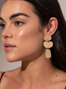 These abstract earrings deserve a spot in an art museum and on your ears. The Nudist Earrings have quickly become everyone’s favorite style and Kristin’s vacation staple, which is why we added even more colors! Stack your favorite color with simple gold earrings to really let these unique statement earrings shine. Nude Earrings, Uncommon James, Simple Gold Earrings, Abstract Earrings, Modern Earrings, Jewelry Cleaner, Selling Jewelry, Cleaning Jewelry, Earring Necklace