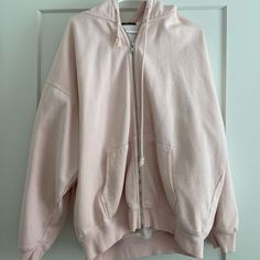 Brandy Melville Hoodies, Brandy Melville Jacket, Cute Jackets, Glamour Fashion, Spring Summer Outfits, Brandy Melville, New Outfits, Fashion Inspo Outfits