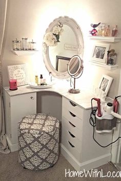 21 Makeup Vanity Table Designs Drawers Ideas, Makeup Vanities, Makeup Table Vanity, Diy Vanity, Vanity Room, Glam Room, Bedroom Vanity, Makeup Rooms, Small Room Design