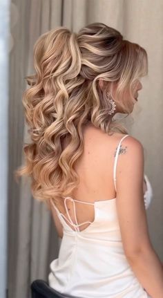 Modern Bridal Hairstyles, Bridal Hair Half Up, Κούρεμα Bob, Half Up Wedding Hair, Shower Hair, Wedding Hair Half, Prom Hairstyle, Guest Hair