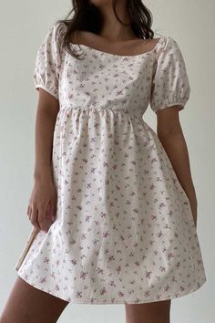 l Floral Baby doll Mini Dress l 100% Cotton * MODEL IS 5'3" AND IS WEARING A SMALL. Short Dress White, Baby Doll Dress, Floral Baby, Floral Mini Dress, 50's Dress, Babydoll Dress, Baby Doll, Doll Dress, Summer Wardrobe