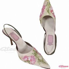 Vintage High Heel Shoes with Embroidered Pointed Toe Design Spring Embroidered Fitted Heels, Floral Embroidery Heels For Summer, Embroidered Round Toe Heels For Spring, Casual Embroidered Heels For Spring, Vintage High Heels, Shoe Sole, Swim Shoes, Point Shoes, Beach Shoes