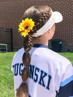 Softball Braids, Softball Hair Braids, Tennis Hair, Hairstyles Athletic, Cute Volleyball Hairstyles, Cute Sporty Hairstyles, Soccer Hairstyles, Soccer Hair, Track Hairstyles