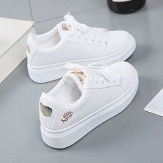 Olivia Mark - Flat Bottom Fashion Sneakers Low-Cut White Casual Shoes Sepatu Platform, Women Shoes Fashion, White Casual Shoes, Women Casual Shoes, Fashion Bottoms, Girly Shoes, White Shoes Women, Women Sneakers, Spring Women