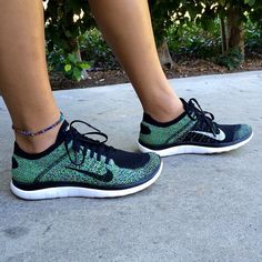 Multi-colored flyknit frees. For the ladies. PC: FNL Mission Viejo Outlet Nike, Nike Free Flyknit, Baskets Nike, Nike Lunar