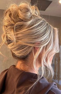 Very Loose Updo, 90s Bridesmaid Updo, Updos With Long Hair, 90s Updo Wedding Hair, 90s Updo Hairstyles Wedding, Soft Upstyles Wedding, 90s Updo Bridal, Wedding Updo For Layered Hair, Prom Updos 90s