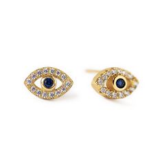 description This Hamsa/Evil Eye stud is lightweight and on-trend. Decorated with a halo gorgeous pavé crystals with a sapphire stone center, this earring is a go-to accessory for your everyday look. end description materials Available in: Gold Vermeil Cubic Zirconia pave crystals Hypoallergenic post end materials details Height: 0.25in (6mm) x Width: 0.3in (8mm) end details sku #E497 end sku Hamsa Evil Eye, Minimalist Earrings Studs, Minimalist Studs, Tiny Studs, Sapphire Stone, Pearl Stud Earrings, Blue Gemstones, Pearl Studs, Minimalist Earrings