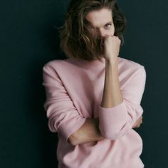 Sweater Made Of Wool Blend Fabric. Round Neck And Long Sleeves. Pa Le Pink | 6771/021 Zara 2022, Round Neck Cardigan, Fine Knit Sweater, Floral Knit, Zara Sweater, Printed Trousers, Print Crop Tops, Girls Prints, Sweater Making