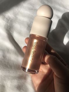 Rare Beauty Liquid Highlighter, Positive Light Liquid Luminizer, Rare Beauty Positive Light, Rare Beauty Liquid, Liquid Luminizer, Evening Eye Makeup, Eye Makeup Pictures, Liquid Highlighter