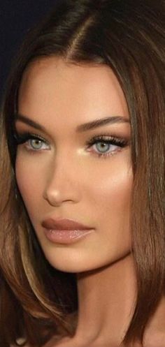 Sac Yves Saint Laurent, Bella Hadid Makeup, Makeup Looks Winter, 90s Makeup Look, Natural Prom Makeup, Angel Makeup, Y2k Makeup, Day Makeup Looks, 90s Makeup