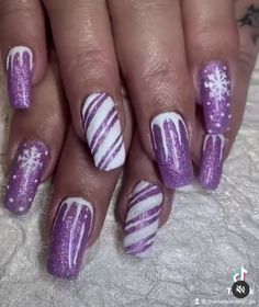 Pretty Christmas Nails, Nails Winter Christmas, Rockabilly Nails, Winter Christmas Nails, Christmas Present Nails, Purple And Silver Nails, Purple Nail Art Designs, January Nail Designs, Christmas Nail Design