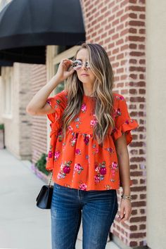 merricksart red ruffle top Cute Ruffled Spring Blouse, Jeans And Top, Cute Ruffled T-shirt For Spring, Cute Summer T-shirt With Ruffle Sleeves, Summer Tops Women, Casual Ruffled T-shirt For Fall, Casual Floral Print Fall T-shirt, Fashion Jeans Outfit, Floral Ruffle Top