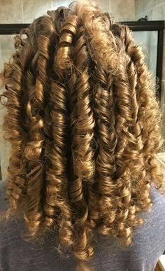 Royal Hairstyles, Long Hair Perm, Ribbon Curls, Bombshell Hair, Bouffant Hair, Long Hair Pictures