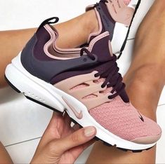 Nike Shoes Outfits, Cute Sneakers, Workout Shoes, Trending Sneakers, Gym Shoes, Nike Shoes Women, Summer Shoes