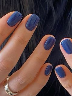 Shades Of Blue Gel Nails, Aesthetic Short Gel Nails, Navy Nails Gel, Dipped Manicure Ideas, Blue Nails Natural Nail, Shirt Simple Nails, Short Gel Nails No Acrylic, Naive Blue Nails, Jodsone Gel Nails