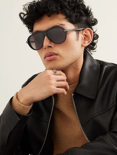 TOM FORD Eyewear loves to re-imagine classic aviator-style sunglasses. This pair is made from sleek black acetate and features the unmistakable 'T' emblems at the temples. Model Shoot, Tom Ford Eyewear, Ford Accessories, Style Sunglasses, Acetate Sunglasses, Aviator Style, Sunglasses For Men, Sunglasses & Glasses, Mr Porter