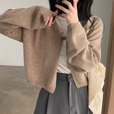 Solid Color Casual Oversized Cardigan Casual Beige Solid Color Cardigan, Trendy Beige Everyday Cardigan, Trendy Beige Cardigan For Everyday, Áo Len Cardigan, Dark Outfits, Long Sleeved Top, Oversized Cardigan, Loose Shorts, Loose Style