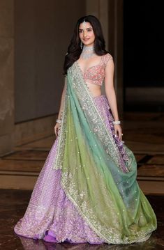 Bridal Lehenga For Sangeet, Modern Traditional Indian Outfits, Indian Fashion 2024, Lehnga Designs 2024, Sangeet Outfit Bridal Indian Weddings, Haldi Dresses For Bride, Engagement Dress Ideas Indian, Sangeet Bride Outfit, Latest Lehenga Design 2024