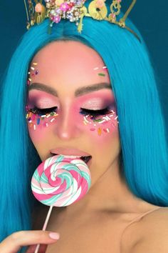 Newest Halloween Makeup Ideas To Complete Your Look Makeup Carnaval, Candy Photoshoot, Creative Halloween Makeup, Fantasy Make-up, Halloween Make-up Looks, Halloweenský Makeup, Candy Makeup, Halloween Makeup Ideas, Makeup Easy