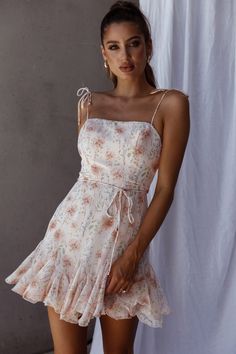 Aesthetic Dresses Casual, Peach Floral Dress, Gaun Fashion, Dream Outfits, Dress Aesthetic, Iron Material, Date Night Dresses, Pretty Dress, Mini Dress Casual