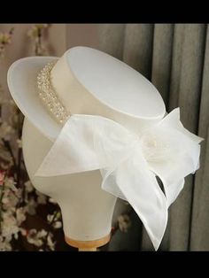 Accessories – Page 2 – Retro Stage - Chic Vintage Dresses and Accessories British Wedding Dresses, Top Hats For Women, Flat Top Hat, British Wedding, Bridal Headwear, Bridal Hat, Pearl Decorations, Vintage Flats, Lace Dress Vintage